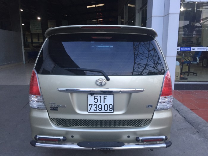 Bán Toyata Innova sx 2009 ghi vàng full option