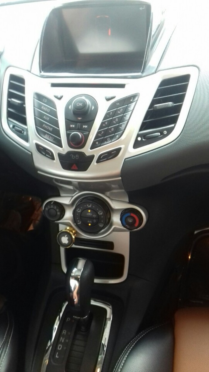 Ford fiesta 2013 số tự động bản s