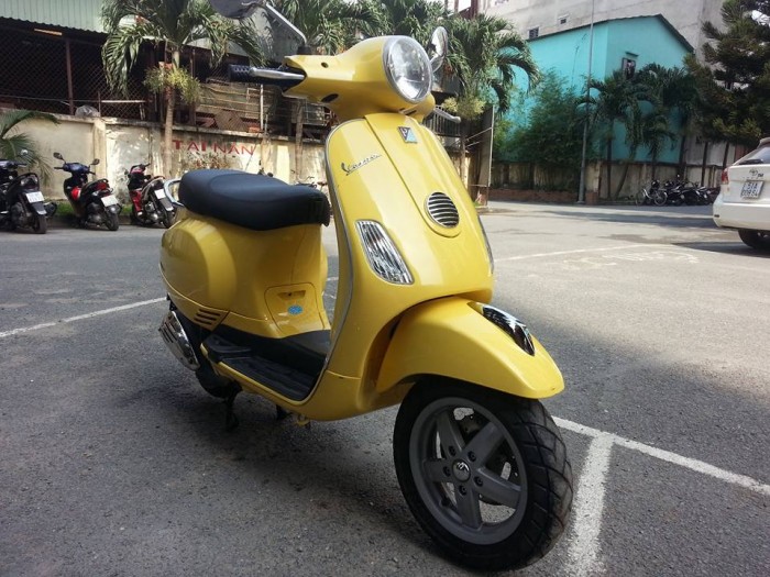 Piaggio Vespa LX 125cc Vàng Nguyên Zin 100% Mới Đẹp Lonh Lanh. - Chính Chủ