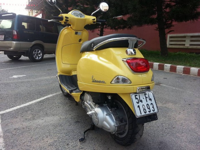 Piaggio Vespa LX 125cc Vàng Nguyên Zin 100% Mới Đẹp Lonh Lanh. - Chính Chủ