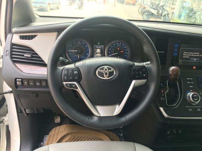 Toyota Sienna Limited AWD màu trắng nhập Mỹ 2016 xe giao ngay