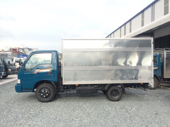 Bán xe THACO KIA Frontier k165, thùng kính, 2t3, xe chạy thanh phố, ưu đãi cuối năm