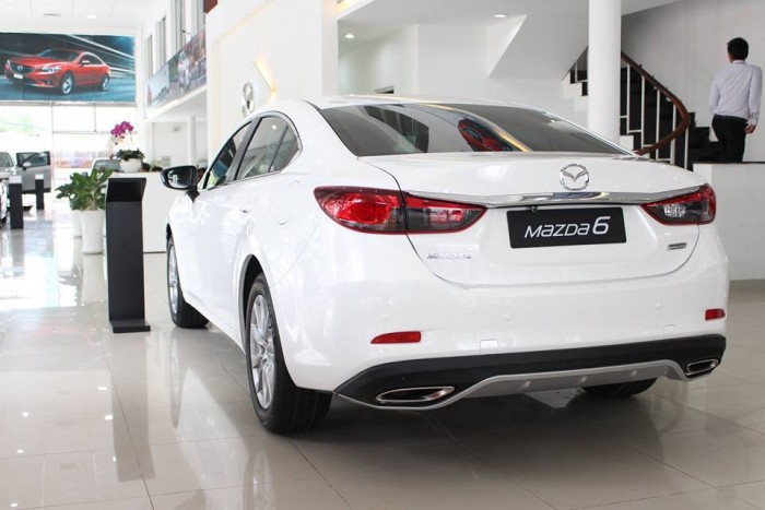 Mazda 6 2.5L giảm mạnh đến 170 triệu và tặng quà kèm theo hấp dẫn