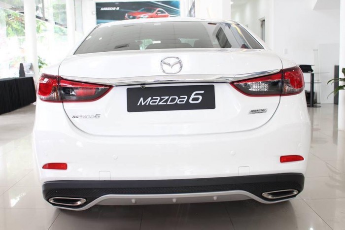Mazda 6 2.5L giảm mạnh đến 170 triệu và tặng quà kèm theo hấp dẫn