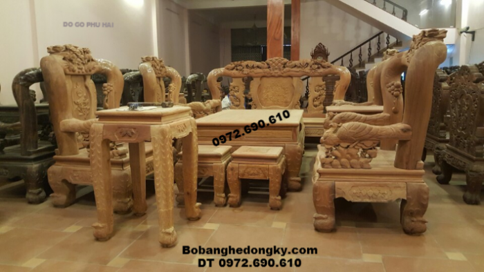 Bộ bàn ghế gỗ hương, với sự kết hợp giữa tính thẩm mỹ và tính tiện dụng, là một sản phẩm nội thất đẳng cấp và sang trọng. Khám phá hình ảnh về bộ bàn ghế gỗ hương và cảm nhận sự tinh tế và sự hoàn hảo của một sản phẩm nghệ thuật.