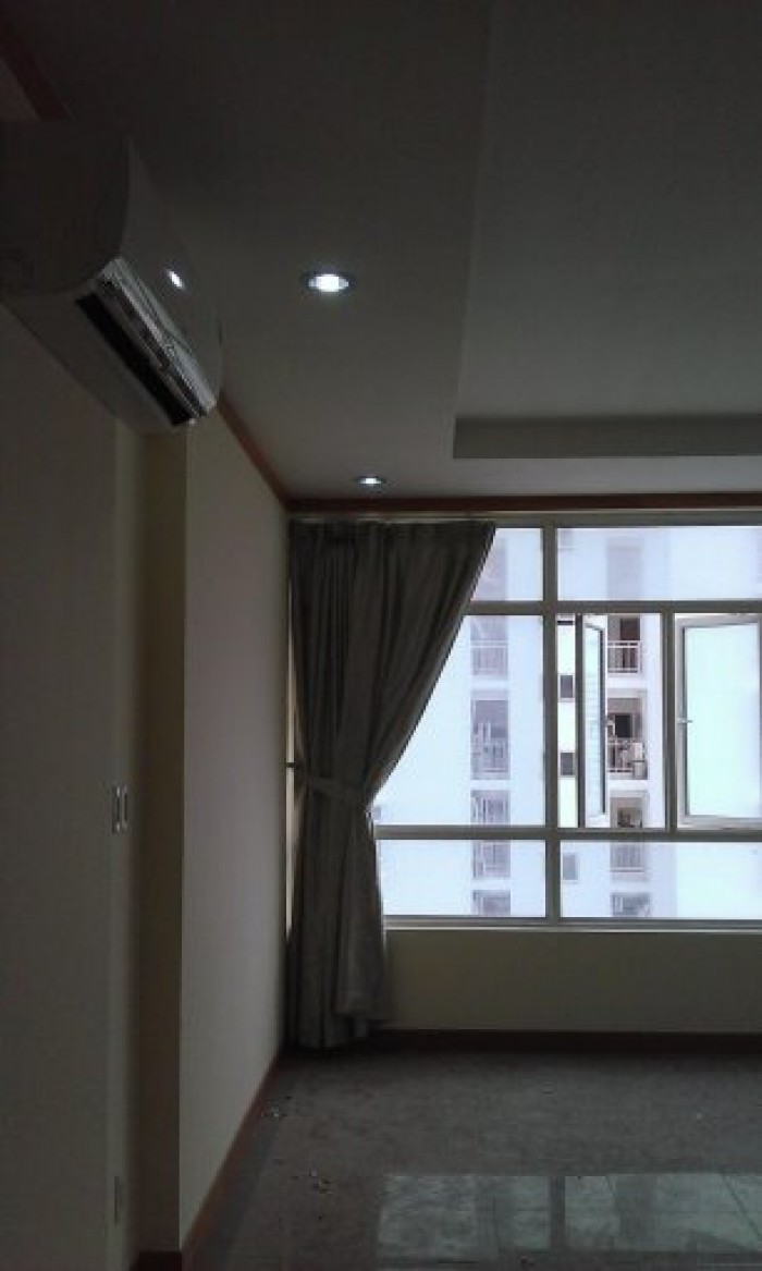 Bán căn hộ PHÚ HOÀNG ANH,DT 88m2,2 phòng ngủ có sổ hồng.