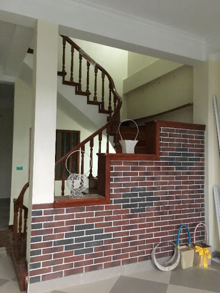 Bán nhà mặt phố  Nguyễn Khang 104m2, 5 tầng, mặt tiền 4,5m, giá bán 12,9 tỷ.