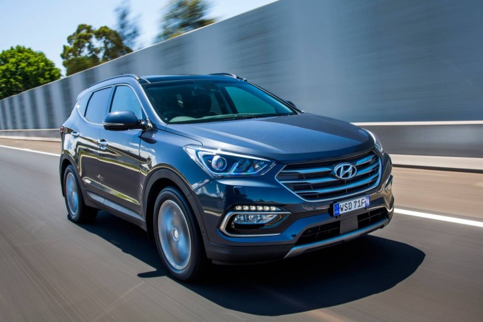 Hyundai Santafe khuyến mãi hấp dẫn nhất năm 2017.