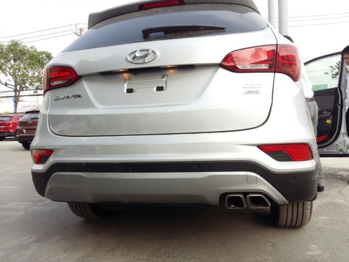 Hyundai Santafe khuyến mãi hấp dẫn nhất năm 2017.