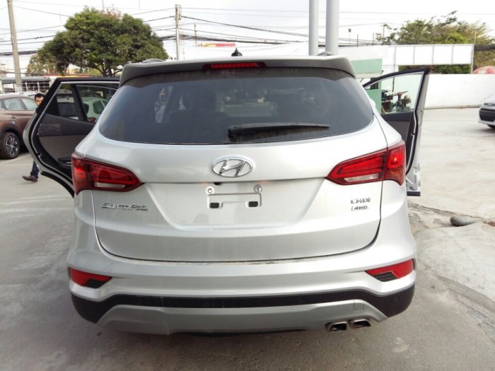 Hyundai Santafe khuyến mãi hấp dẫn nhất năm 2017.