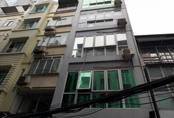 Bán nhà mặt phố Hoàng Quốc Việt 121m, 6 tầng, MT 11m, KD cực tốt.