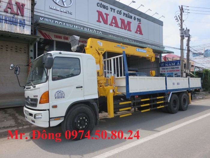 Xe Hino FL gắn cẩu Soosan 10 tấn. Anh em nhìn là thấy chất liền.
