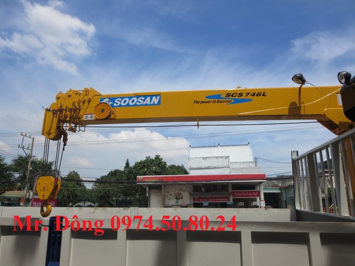 Xe Hino FL gắn cẩu Soosan 10 tấn. Anh em nhìn là thấy chất liền.