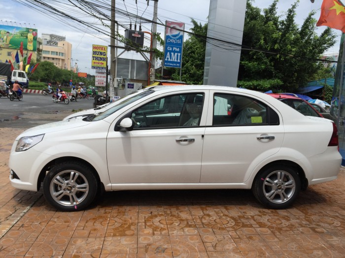 Chevrolet Aveo LT số sàn, ưu đãi 30 triệu tiền mặt