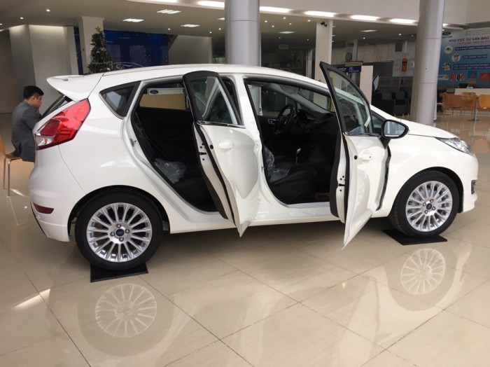 Bán xe Ford Fiesta 1.0L Ecoboost đời 2017, Xe tiết kiệm nhiên liệu, Hỗ trợ trả góp