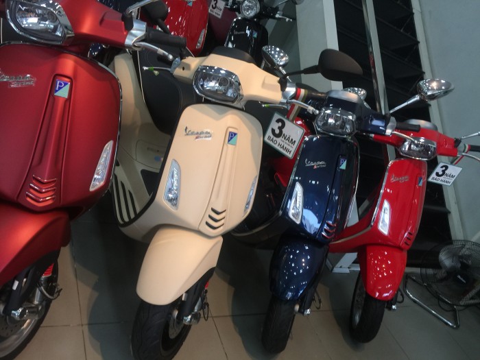 Vespa Primavera giá chính hãng