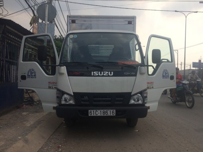 Xe tải isuzu 2t2 giao xe tận nhà bảo hành tận nơi