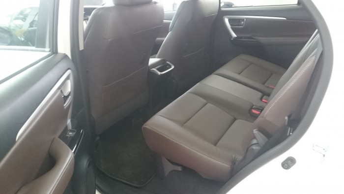 Bán Xe Toyota Fortuner 2.7V 4x2AT 2017, Mầu Trắng Giá 1 Tỷ 149 Triệu