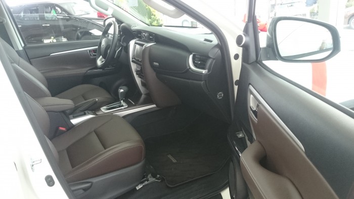 Bán Xe Toyota Fortuner 2.7V 4x2AT 2017, Mầu Trắng Giá 1 Tỷ 149 Triệu