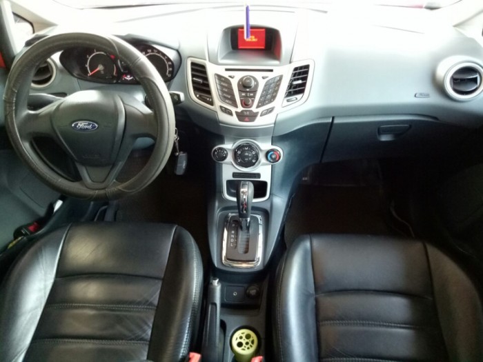 Sài Gòn Ford bán fiesta đời 2011 màu cam, chạy 26.000km 1.6L AT