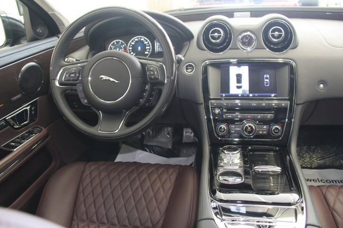 Jaguar XJL Autobiography V8 5.0L mới 100% Full Option với đủ các màu giao xe ngay