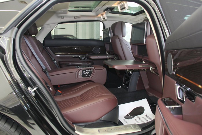 Jaguar XJL Autobiography V8 5.0L mới 100% Full Option với đủ các màu giao xe ngay