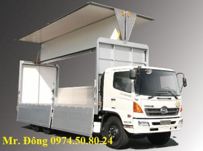 Cần bán Hino FC đóng thùng cánh dơi, xe dùng chở hàng trưng bày, làm sân khấu lưu động bao đẹp