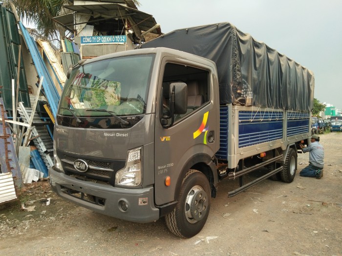 Xe tải thùng mui bạt bửng nâng