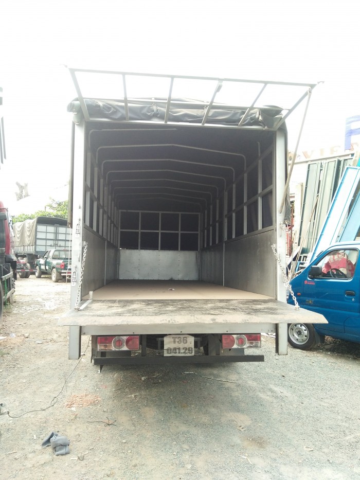 Xe tải thùng mui bạt bửng nâng