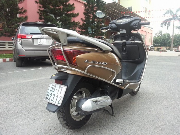 Honda Lead 110Fi Phiên Bản Đặc Biệt Vàng Gold Phun Xăng Điện Tử Tuyệt Đẹp