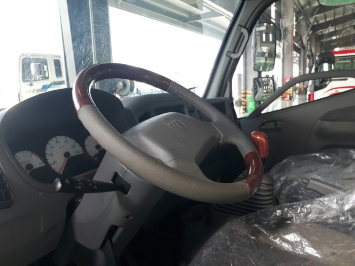 Bán xe tải thùng mui bạt 1t9, thùng dài 4,2m