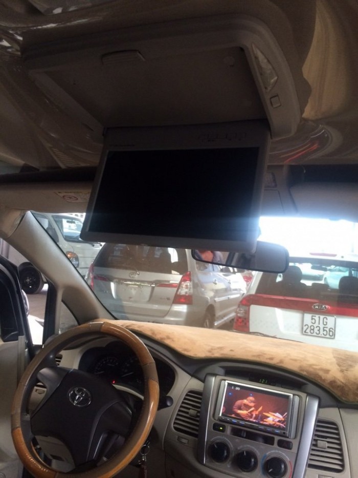 Toyota innova E 2014 2.0MT màu bạc bstp