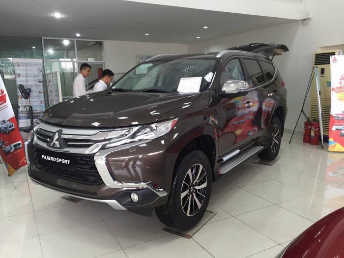 Mitsubishi Pajero Sport  huyền thoại. nhập khẩu nguyên chiếc . ưu đãi tháng 2. liên hệ ngay để có giá tốt