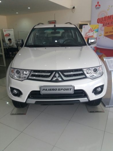 Mitsubishi Pajero Sport  huyền thoại. nhập khẩu nguyên chiếc . ưu đãi tháng 2. liên hệ ngay để có giá tốt