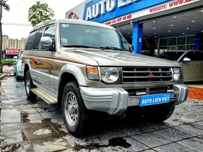 Mitsubishi Pajero MT 2004