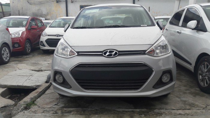 Bán Hyundai Grand i10 1.2MT sedan bạc, hỗ trợ vay lãi suất ưu đãi chỉ 5.8%/năm