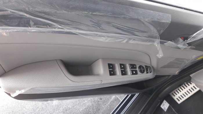 Bán Hyundai Elantra 2.0AT vàng cát, đạt chuẩn Euro 4, sản xuất 2017, giá tốt nhất thị trường
