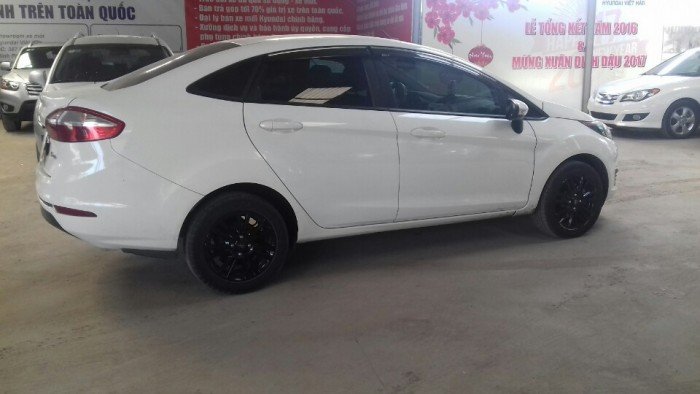 ford fieste bản trend 1.5at