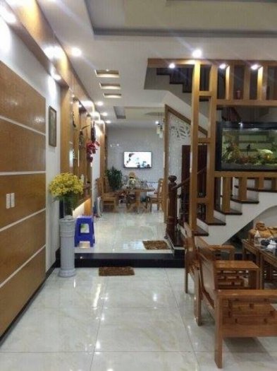 Bán nhà cổng trường Nhạc Họa – 39m2, xây 5 tầng – Giá 3,7 tỷ - Đối diện Phùng Khoang