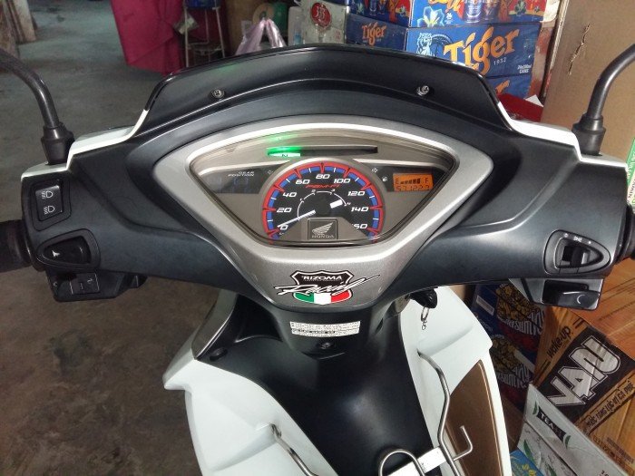 HonDa Future x fi 125cc trắng vàng đen bạc