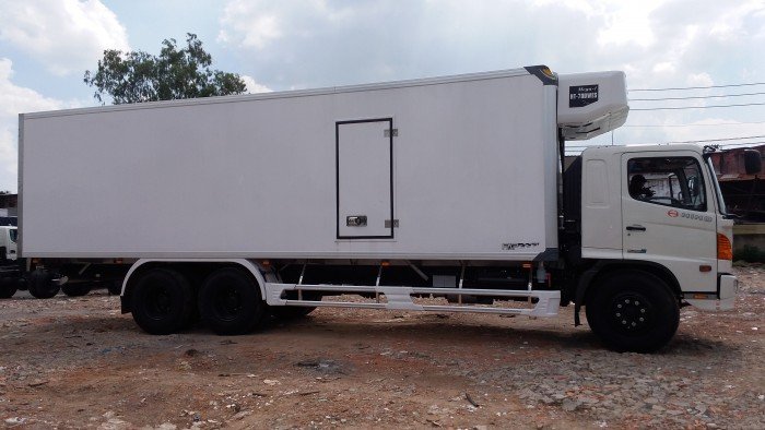 Bán xe tải hino thùng mui bạt mới 100%.giá tốt nhất thị trường