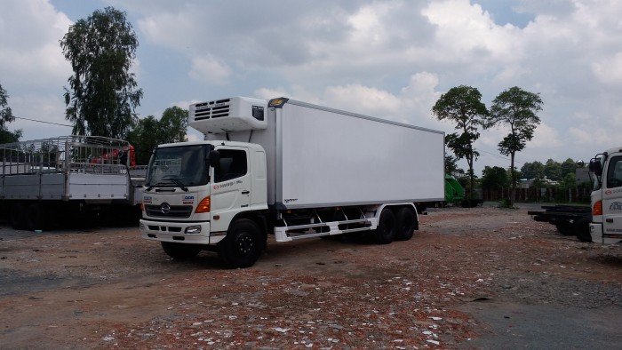 Bán xe tải hino thùng mui bạt mới 100%.giá tốt nhất thị trường
