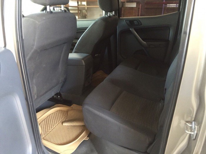 Bán Ford Ranger XLS 4x2 MT ghi vàng canopy sx 2014