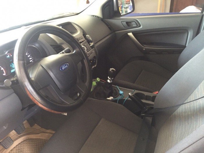 Bán Ford Ranger XLS 4x2 MT ghi vàng canopy sx 2014