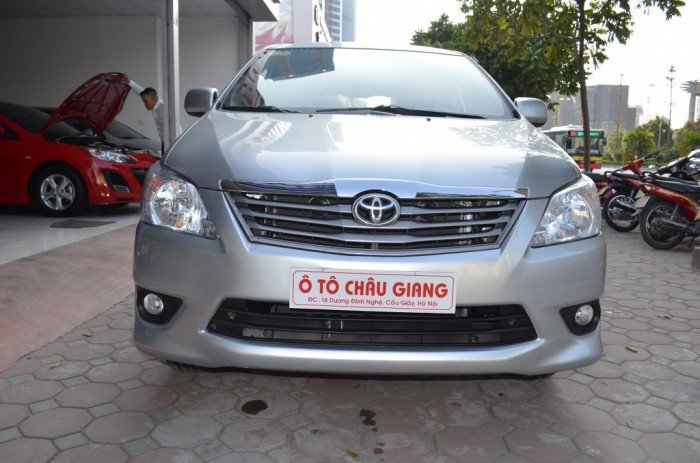 Bán Toyota Innova 2.0G ( số tự động, 8 chỗ), đang ký 2014