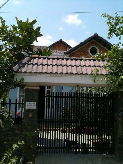 Bán nhà một trệt một lầu và 10 căn nhà trọ kiên cố