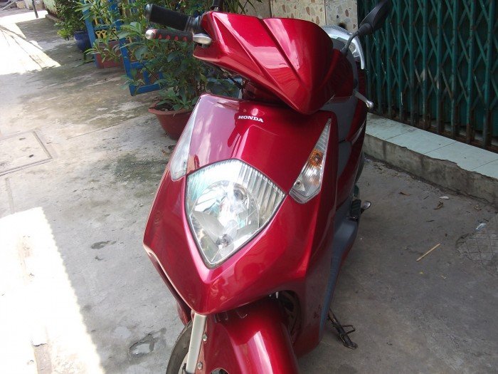 Dylan HQ 150c màu đỏ đô,xe đẹp máy êm chạy nhẹ mới 90% bstp