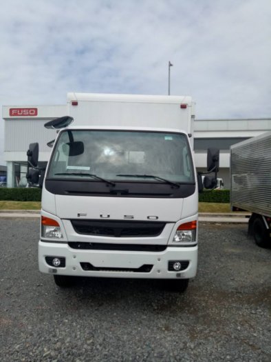 Xe tải Fuso FI12R, Thùng kín composit, Giao xe ngay..gía tốt bất ngờ