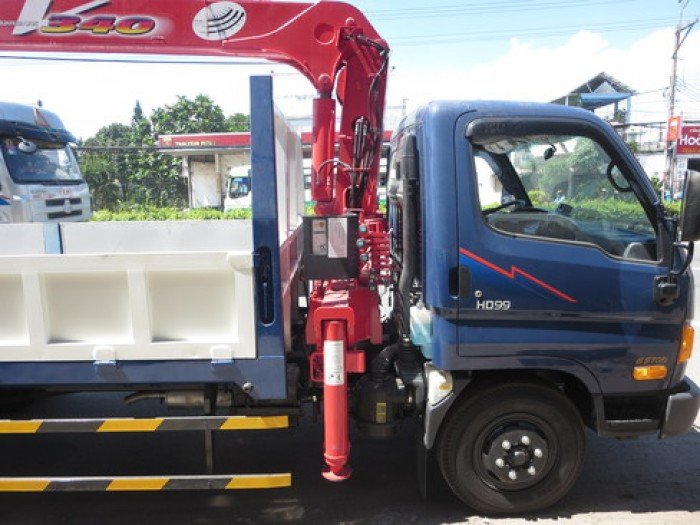 Xe tải cẩu 3 tấn 3 khúc thùng chở hàng 5 tấn