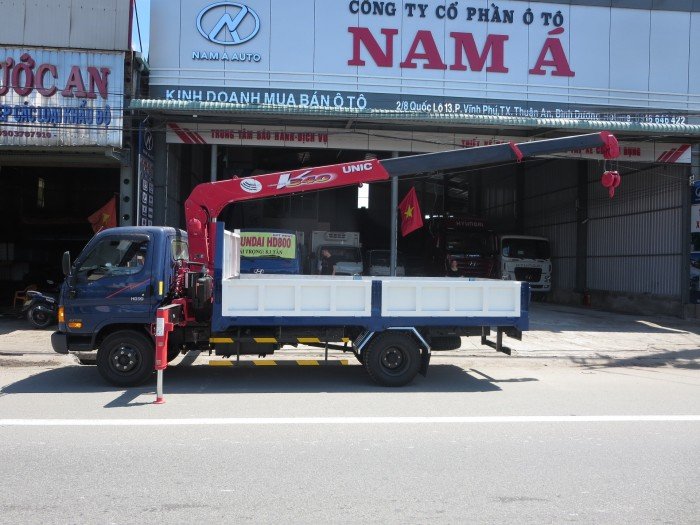 Xe tải cẩu 3 tấn 3 khúc thùng chở hàng 5 tấn